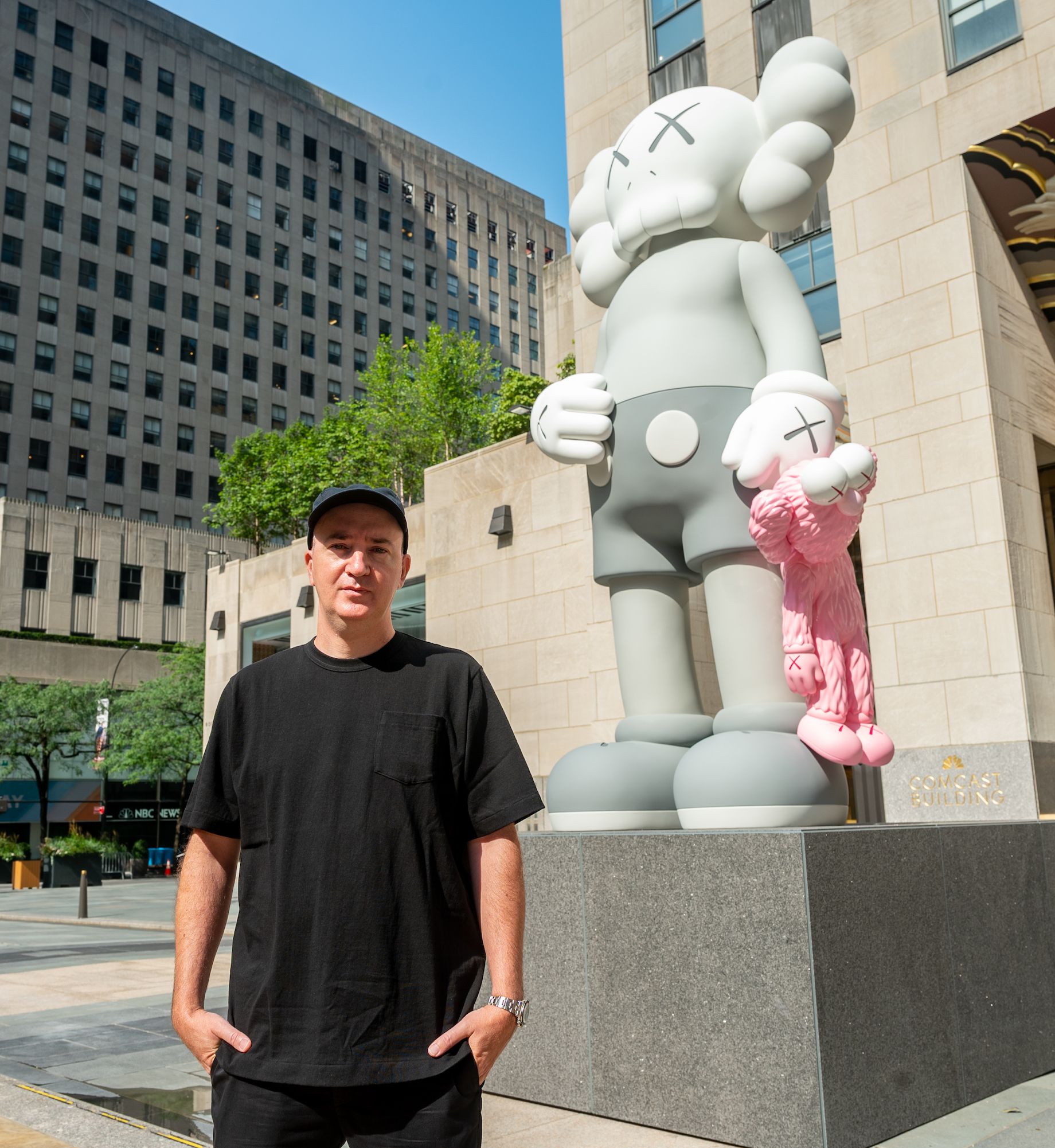 Exploring the Iconic KAWS Statue: A Fusion of Pop Culture and Art