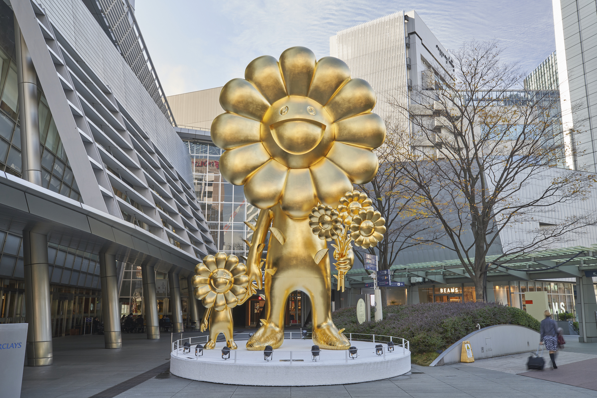 takashi murakami sculpture